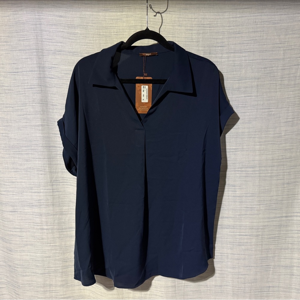 NWT Gaharu Navy Women's Collared Top - Picture 2 of 7